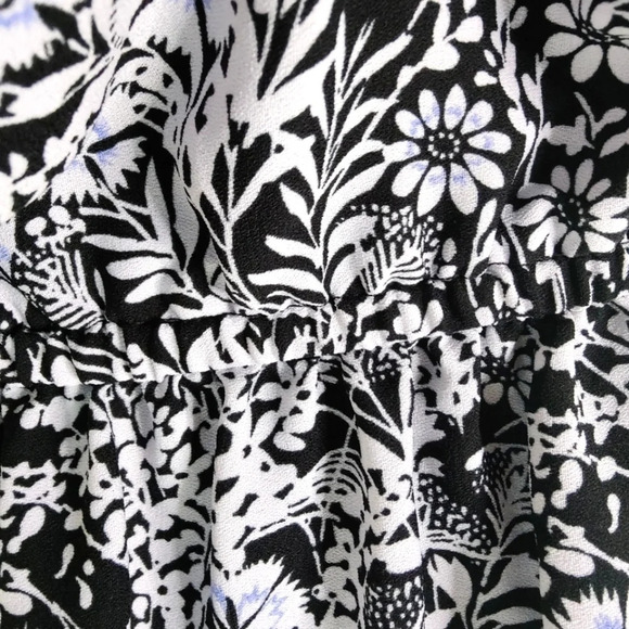 Pretty Flowy Dress EUC - Picture 5 of 13